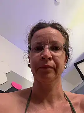 AnnikaRose online show from June 30, 2026, 2:44 am