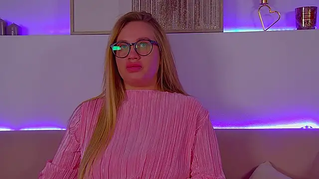 Snapshot of MariaNeumann chatting on March 16, 2025, 4:52 am MariaNeumann online show from March 16, 2025, 4:52 am