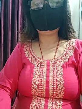 Snapshot of Aishwaryaa_69 chatting on February 21, 2026, 3:52 am Aishwaryaa 69 online show from February 21, 2026, 3:52 am