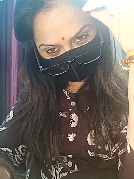 Snapshot of Aishwaryaa_69 chatting on January 10, 2026, 9:37 am Aishwaryaa 69 online show from January 10, 2026, 9:37 am