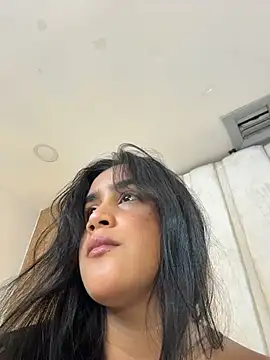 Snapshot of bonniekim_ chatting on November 4, 2025, 9:51 pm bonniekim online show from November 4, 2025, 9:51 pm