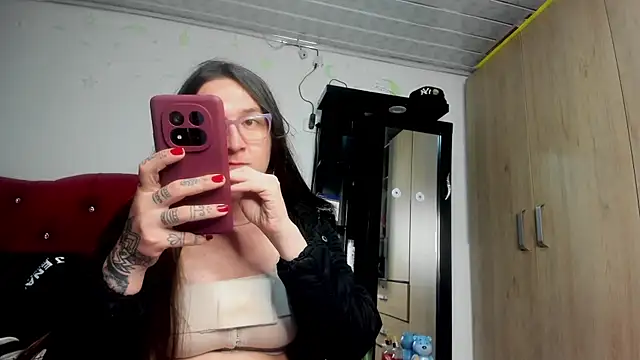 Sweet-Suck69 online show from September 19, 2025, 6:17 am