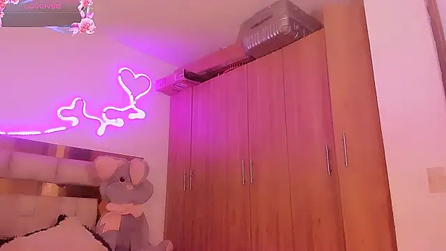 Vianca Chanel online show from January 3, 2025, 5:20 pm