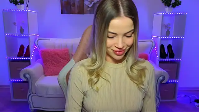 EmmyMills online show from January 7, 2026, 8:58 pm