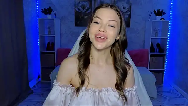 EmmyMills online show from June 4, 2026, 9:08 pm