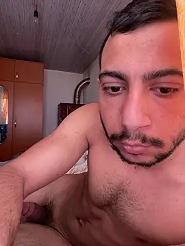 Snapshot of emea4 chatting on April 12, 2026, 8:28 am emea4 online show from April 12, 2026, 8:28 am