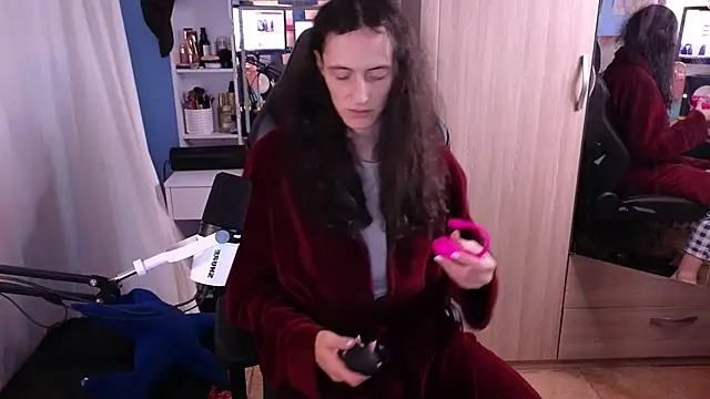 Snapshot of MemiKouki chatting on January 28, 2025, 9:08 pm MemiKouki online show from January 28, 2025, 9:08 pm