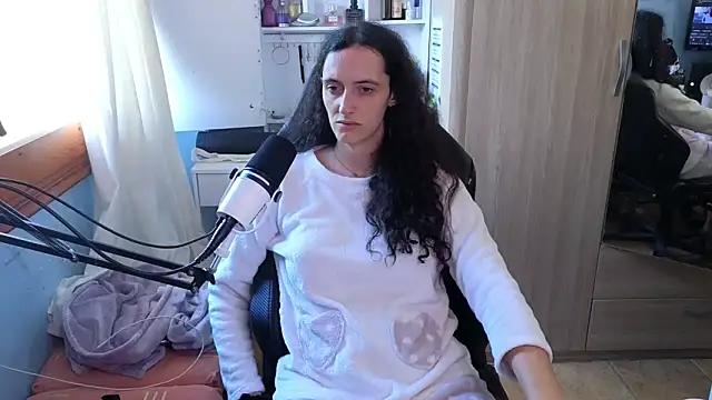 Snapshot of MemiKouki chatting on September 25, 2025, 2:23 pm MemiKouki online show from September 25, 2025, 2:23 pm