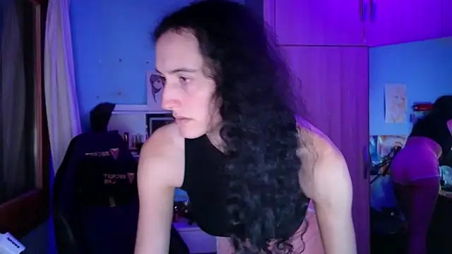 MemiKouki online show from April 12, 2026, 6:44 pm