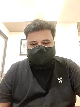 Hunk-Hand6 online show from December 18, 2025, 8:56 pm