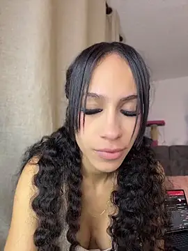 Snapshot of Miaa_love6969 chatting on May 4, 2026, 2:15 am Miaa love6969 online show from May 4, 2026, 2:15 am