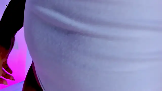 Snapshot of ayheleensexygirl1 chatting on November 29, 2025, 7:25 pm ayheleensexygirl1 online show from November 29, 2025, 7:25 pm