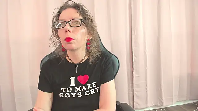 Snapshot of SaraDesirexo chatting on September 30, 2025, 1:17 pm SaraDesirexo online show from September 30, 2025, 1:17 pm