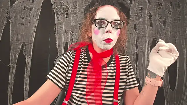 Snapshot of SaraDesirexo chatting on October 14, 2025, 12:50 pm SaraDesirexo online show from October 14, 2025, 12:50 pm