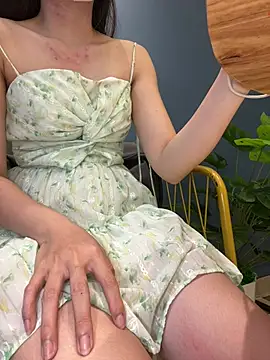 Snapshot of Lami_Mi chatting on April 1, 2026, 3:31 pm Lami Mi online show from April 1, 2026, 3:31 pm