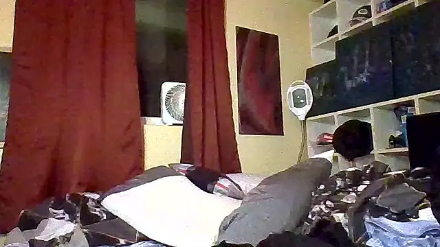 Snapshot of Mic_Oxinner chatting on October 6, 2025, 10:27 am Mic Oxinner online show from October 6, 2025, 10:27 am