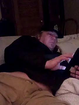 Snapshot of Mic_Oxinner chatting on February 6, 2025, 6:18 am Mic Oxinner online show from February 6, 2025, 6:18 am