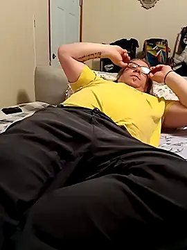 Snapshot of Mic_Oxinner chatting on March 13, 2025, 10:47 am Mic Oxinner online show from March 13, 2025, 10:47 am