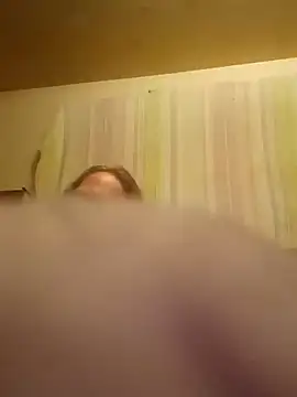 Snapshot of Mic_Oxinner chatting on March 9, 2025, 4:38 am Mic Oxinner online show from March 9, 2025, 4:38 am