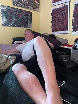 Snapshot of Mic_Oxinner chatting on February 3, 2026, 7:08 pm Mic Oxinner online show from February 3, 2026, 7:08 pm