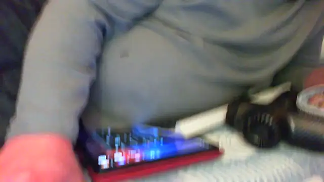 Snapshot of Mic_Oxinner chatting on October 20, 2025, 7:14 pm Mic Oxinner online show from October 20, 2025, 7:14 pm