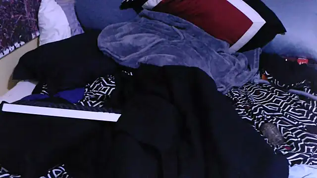 Snapshot of Mic_Oxinner chatting on February 22, 2026, 4:37 am Mic Oxinner online show from February 22, 2026, 4:37 am