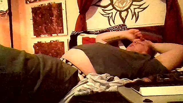 Snapshot of Mic_Oxinner chatting on November 17, 2025, 7:56 am Mic Oxinner online show from November 17, 2025, 7:56 am