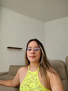 Snapshot of Dani_javi chatting on May 2, 2026, 7:19 pm Dani javi online show from May 2, 2026, 7:19 pm
