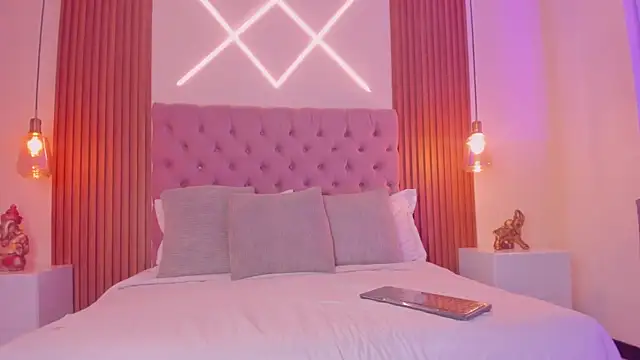 Snapshot of Sophia_turneer chatting on April 11, 2026, 1:24 am Sophia turneer online show from April 11, 2026, 1:24 am