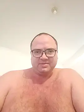 Snapshot of Mickael19 chatting on May 13, 2026, 2:46 pm Mickael19 online show from May 13, 2026, 2:46 pm