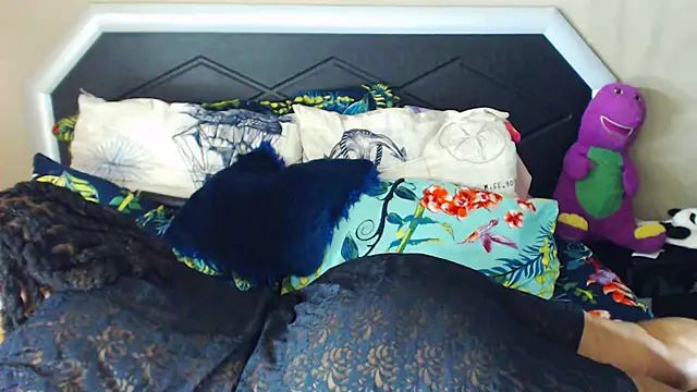 Snapshot of Bulkyyass chatting on December 16, 2025, 10:41 am Bulkyyass online show from December 16, 2025, 10:41 am