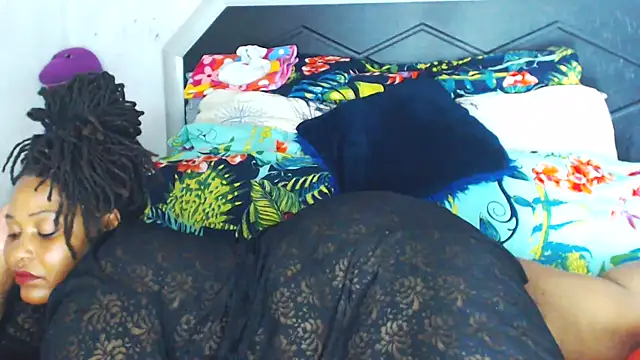 Snapshot of Bulkyyass chatting on February 10, 2026, 8:41 pm Bulkyyass online show from February 10, 2026, 8:41 pm