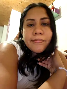 Snapshot of KasiaVenus_ chatting on October 21, 2025, 1:05 am KasiaVenus online show from October 21, 2025, 1:05 am