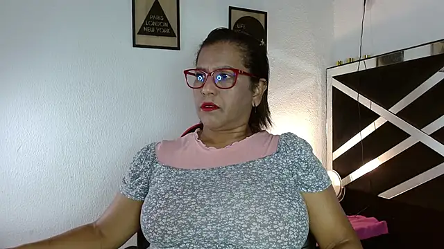 Snapshot of elizabeth_mature23 chatting on November 13, 2025, 12:53 pm elizabeth mature23 online show from November 13, 2025, 12:53 pm