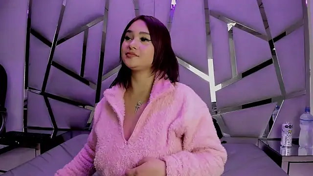 Catherinee69 x online show from April 10, 2026, 4:08 am