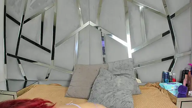 Snapshot of Catherinee69_x chatting on December 20, 2025, 3:53 am Catherinee69 x online show from December 20, 2025, 3:53 am