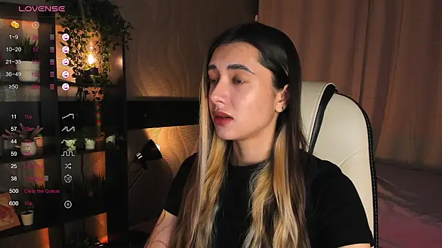 DarlaLike online show from November 13, 2025, 3:43 am