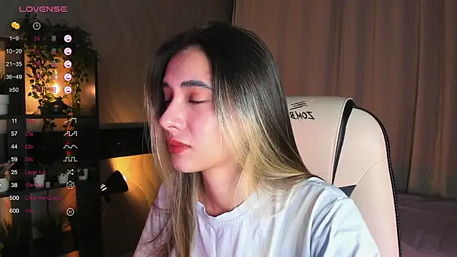 DarlaLike online show from December 5, 2025, 3:49 am