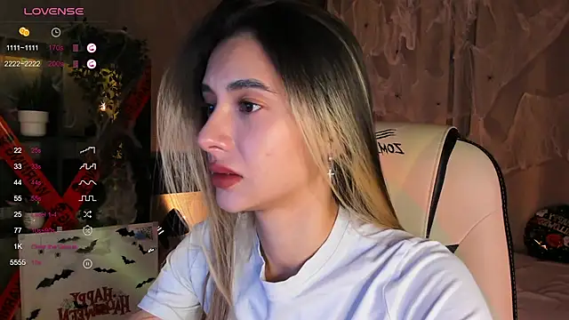 DarlaLike online show from October 26, 2025, 3:40 am