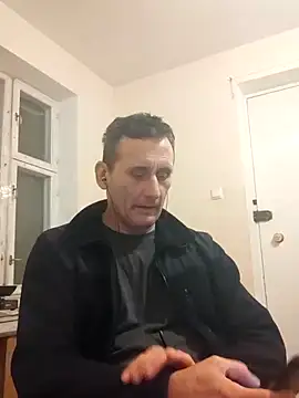 Snapshot of Viause_Kentauelle chatting on February 21, 2025, 7:43 pm Viause Kentauelle online show from February 21, 2025, 7:43 pm