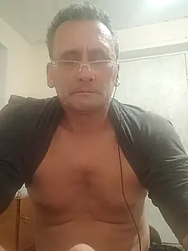 Snapshot of Viause_Kentauelle chatting on April 17, 2026, 6:33 pm Viause Kentauelle online show from April 17, 2026, 6:33 pm