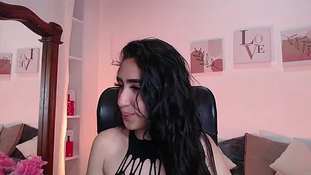 madisex s online show from September 18, 2025, 1:47 pm