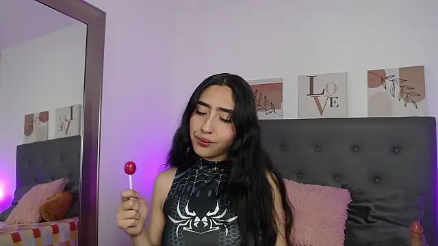 madisex s online show from March 5, 2026, 3:25 am