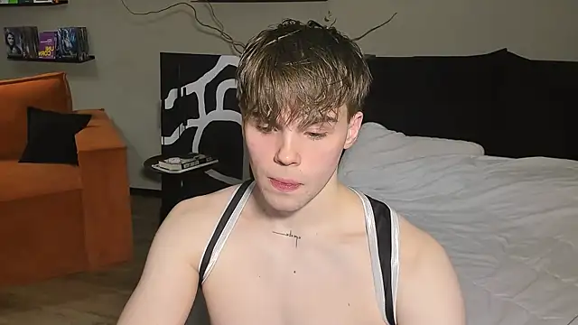 Snapshot of simonwnl chatting on December 15, 2025, 6:14 pm simonwnl online show from December 15, 2025, 6:14 pm