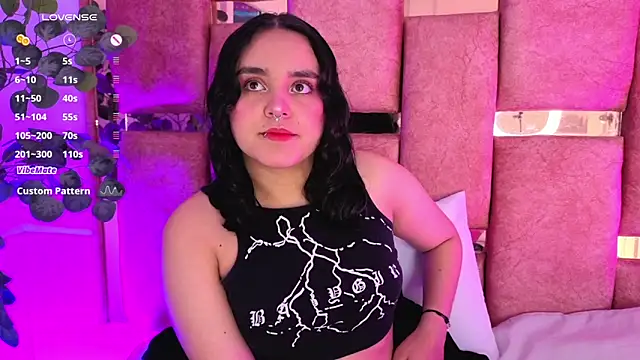 Snapshot of _Ambar-devon_ chatting on November 19, 2025, 7:03 pm Ambar-devon online show from November 19, 2025, 7:03 pm