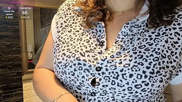 Snapshot of charlotte__G chatting on March 2, 2026, 10:55 am charlotte G online show from March 2, 2026, 10:55 am