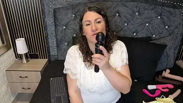Snapshot of charlotte__G chatting on May 1, 2026, 9:58 am charlotte G online show from May 1, 2026, 9:58 am