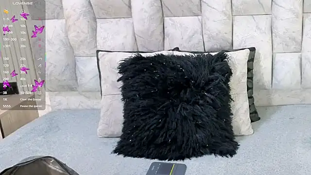 charlotte  G online show from October 5, 2025, 11:12 am