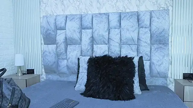 charlotte  G online show from October 4, 2025, 11:12 am