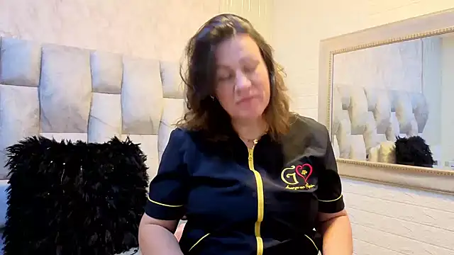 charlotte  G online show from December 2, 2025, 12:18 pm